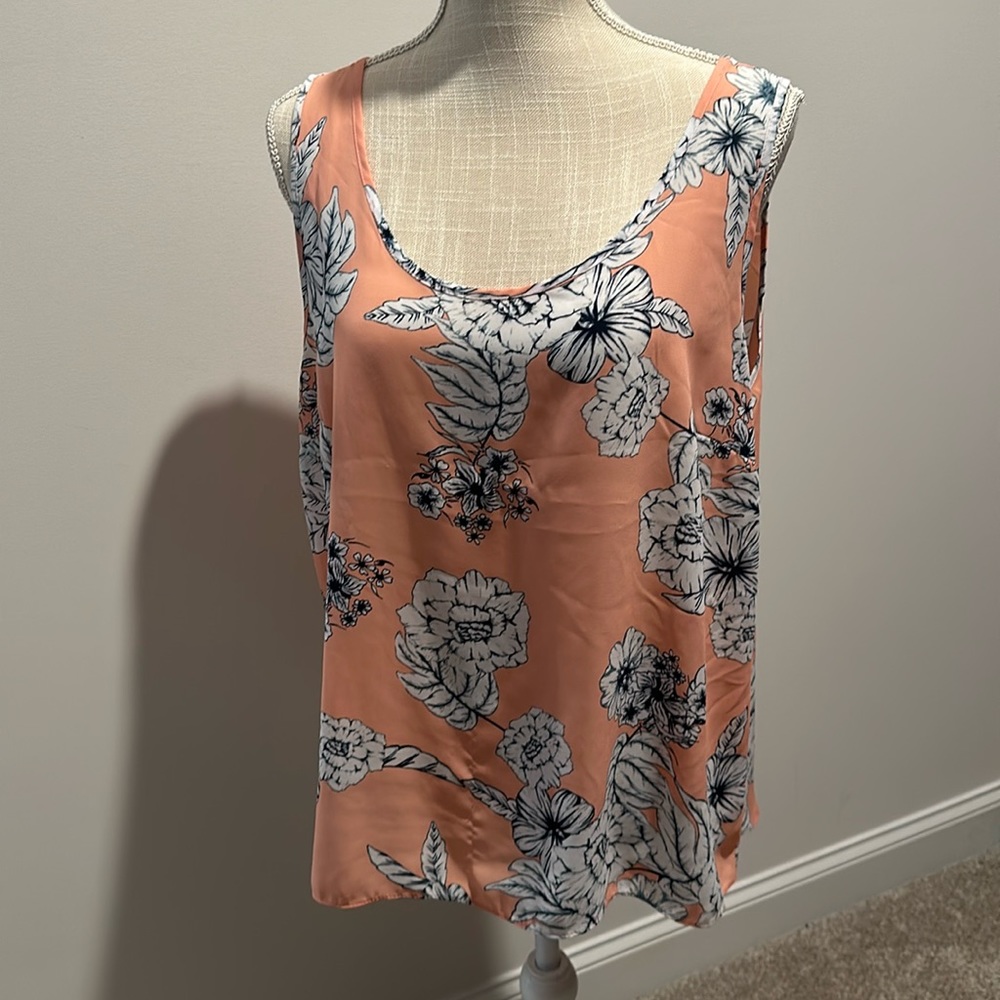 Woman’s sleeveless top